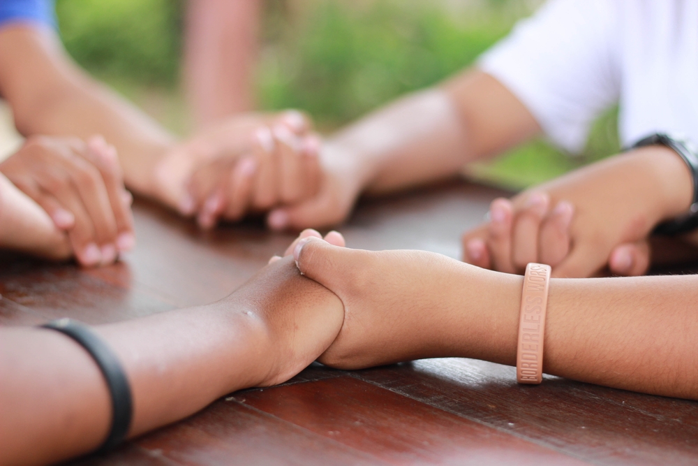 9 tips for a successful family prayer time